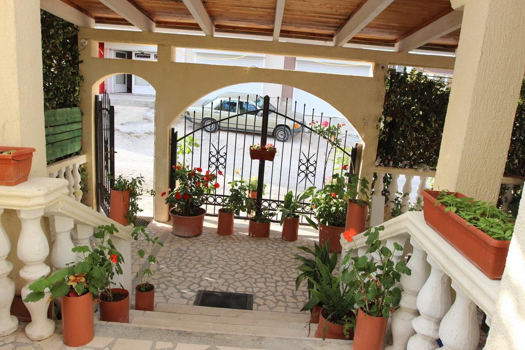 Apartment Sandra Budva Bagian luar foto